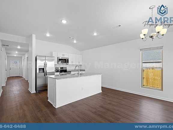 5th image of 126 SW Vanessa St