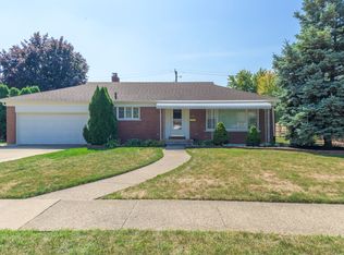 8156 Menge Ave, Center Line, MI 48015