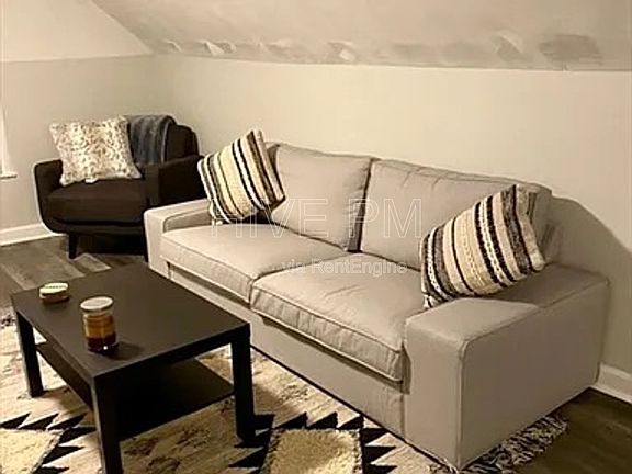 5th image of 2033 Maple Ave #4