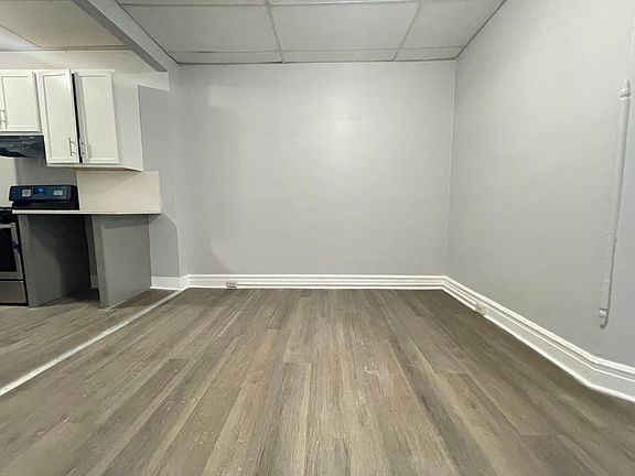 4th image of 104 Romaine Ave #6D