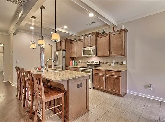 4th image of 164 Hedgewood Dr