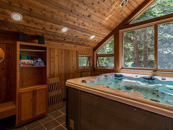5th image of 2031 Bear Creek Dr