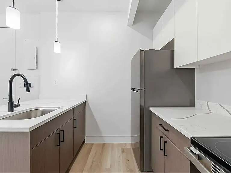89-25 162nd St #401 — Photo 10