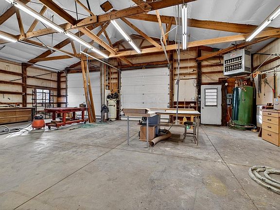 4th image of 14380 Meadowlark Ln