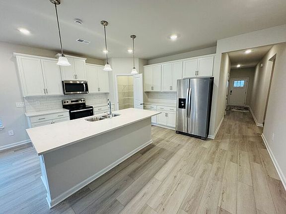 4th image of 29362 Satilla Cir