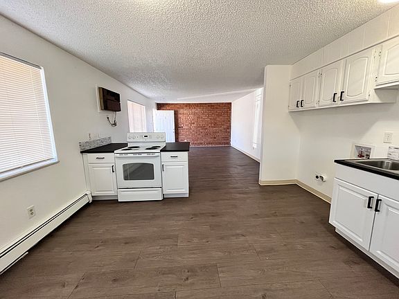 2nd image of 1104 Agate Pl #2
