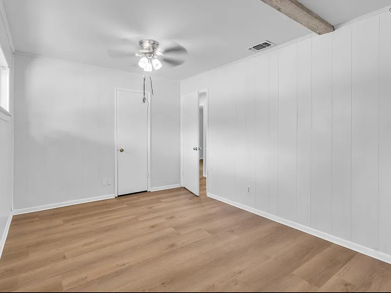 200 Linden St — Photo 16
