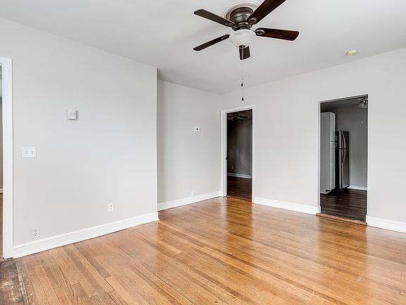5th image of 2330 Maplewood Rd