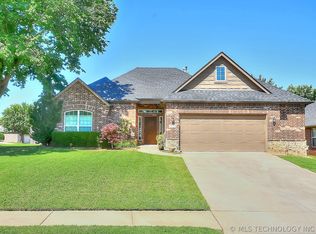 4014 S Maple Ave, Sand Springs, OK 74063