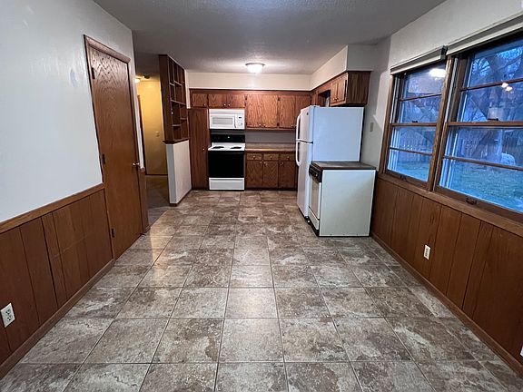 4th image of 93 W 136th St