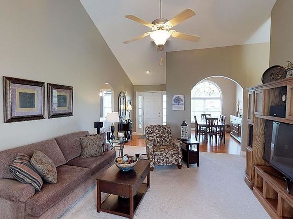 4th image of 4241 Bayberry Dr