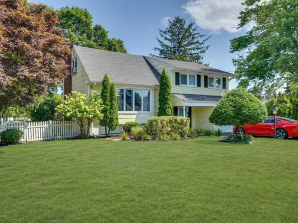 1250 Turf Dr, Oceanport, NJ 07757