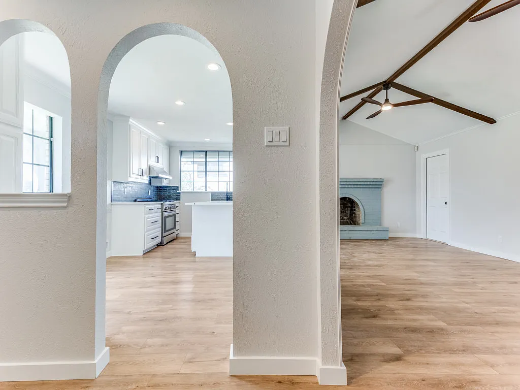 3 bed, 1445 sqft, $2,325 — Photo 3