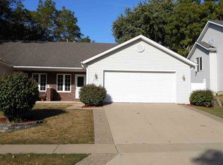 894 Pius Ln, Bettendorf, IA 52722