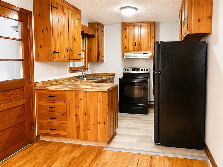 3330 Sharon Dr — Photo 14