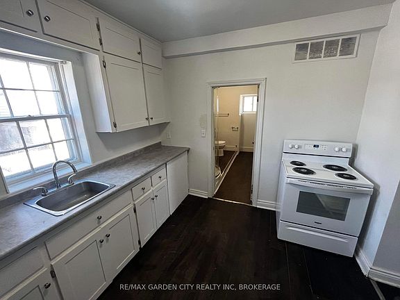 3rd image of 29 Rykert St S Unit 1