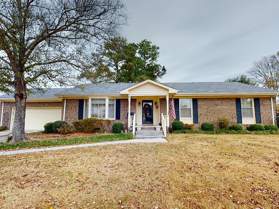 1st image of 203 Cambridge Ct