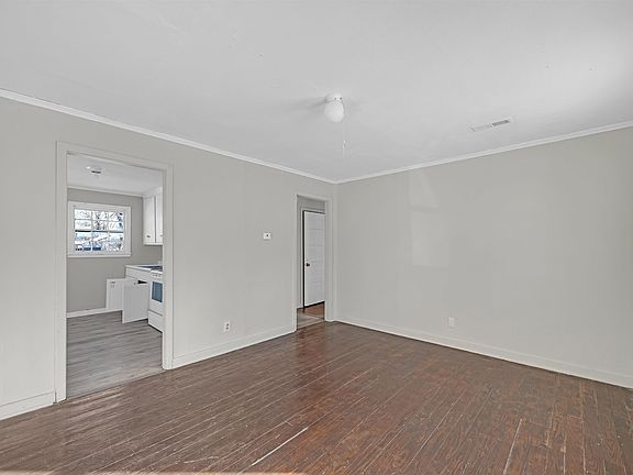 3rd image of 4517-4519 E Bayley St