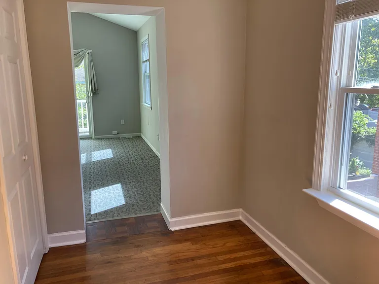 407 S Veitch St — Photo 11