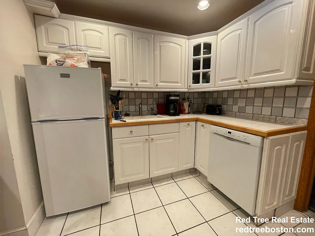 Building Photo - 50 Radnor Rd #1A