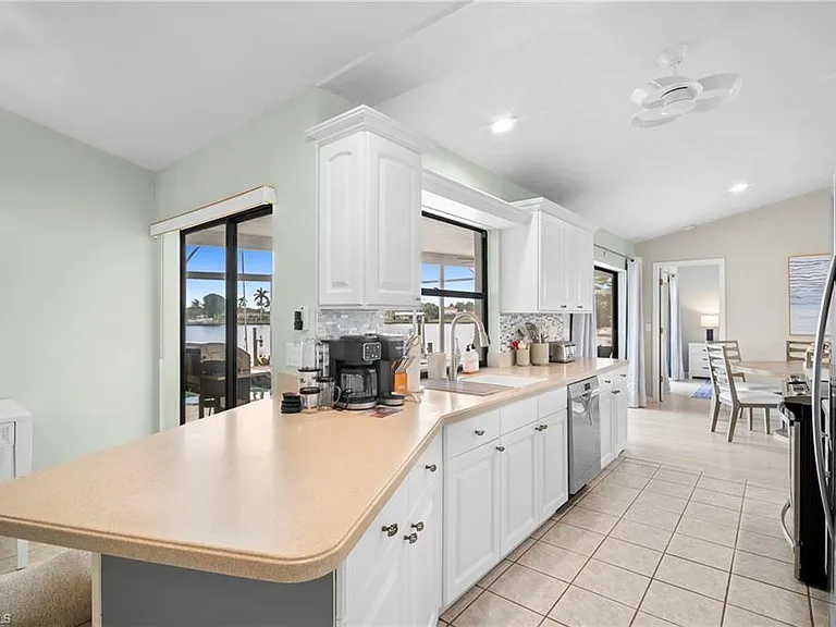 4530 W Coral Cir — Photo 13
