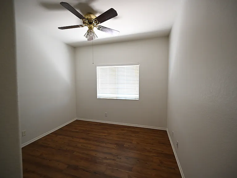4208 Grandview Dr — Photo 22