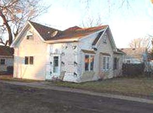 18 E Wilson St, Henning, IL 61848