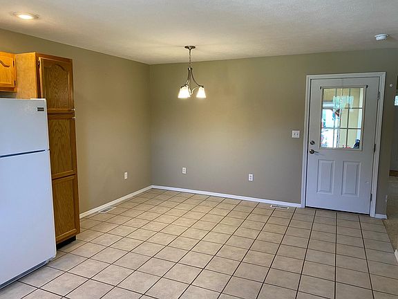 3rd image of 107 S 4th St #1