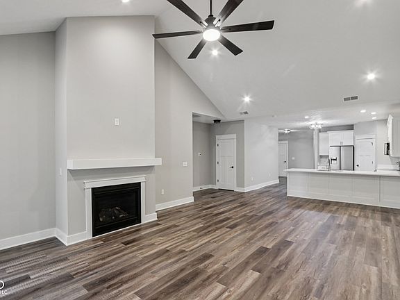 2nd image of 2843 Grandview Ln