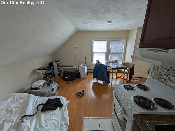 3rd image of 364 Harvard St APT 13