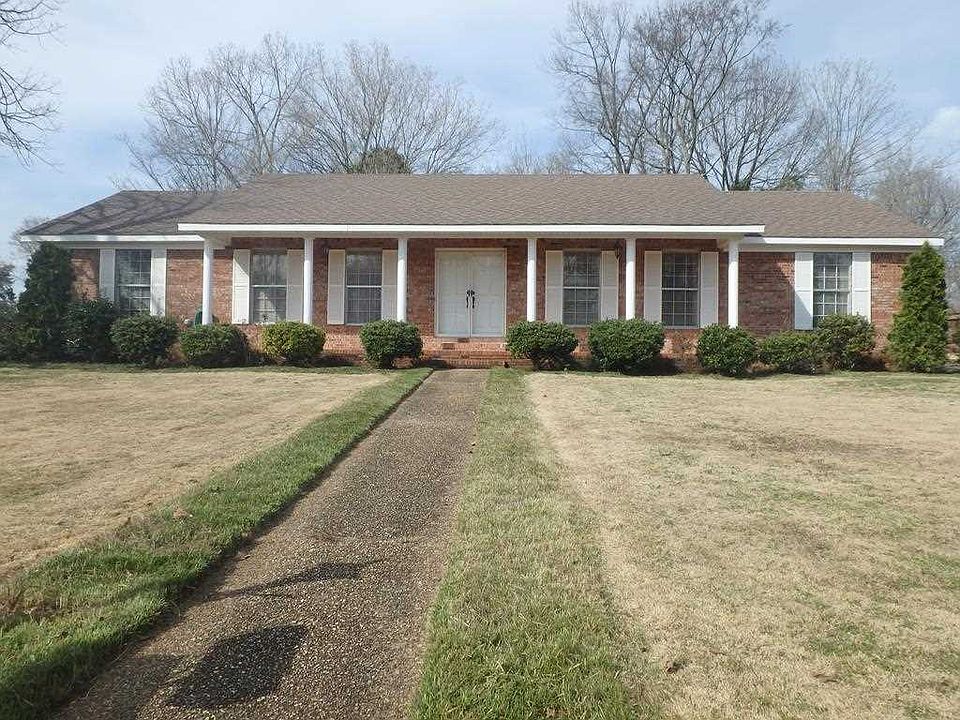 1st image of 1914 N Beechwood Dr