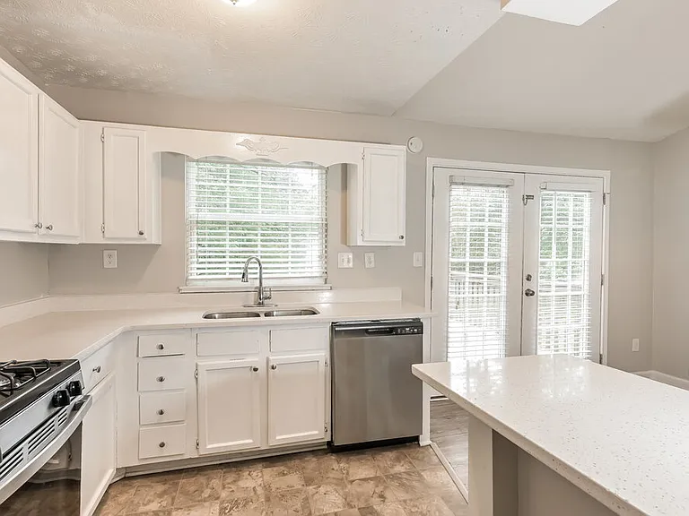 401 Sherwood Oaks Rd — Photo 8
