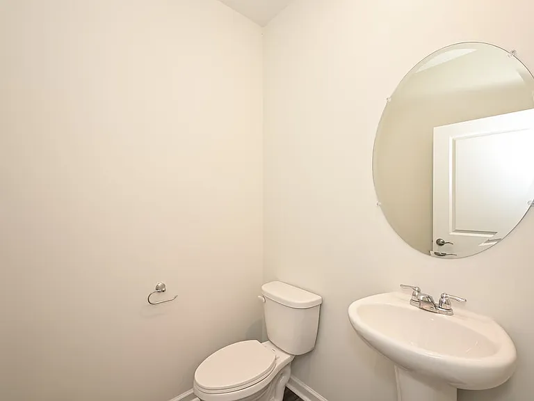 545 Samuel Lee Ln — Photo 16