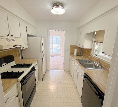 3rd image of 3007 Asbury Park Pl