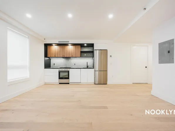 1901 Tenth Avenue image 1 of 18