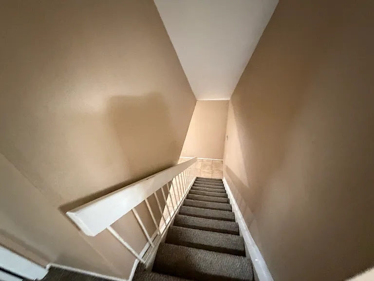 7979 W Devonshire Ave — Photo 13