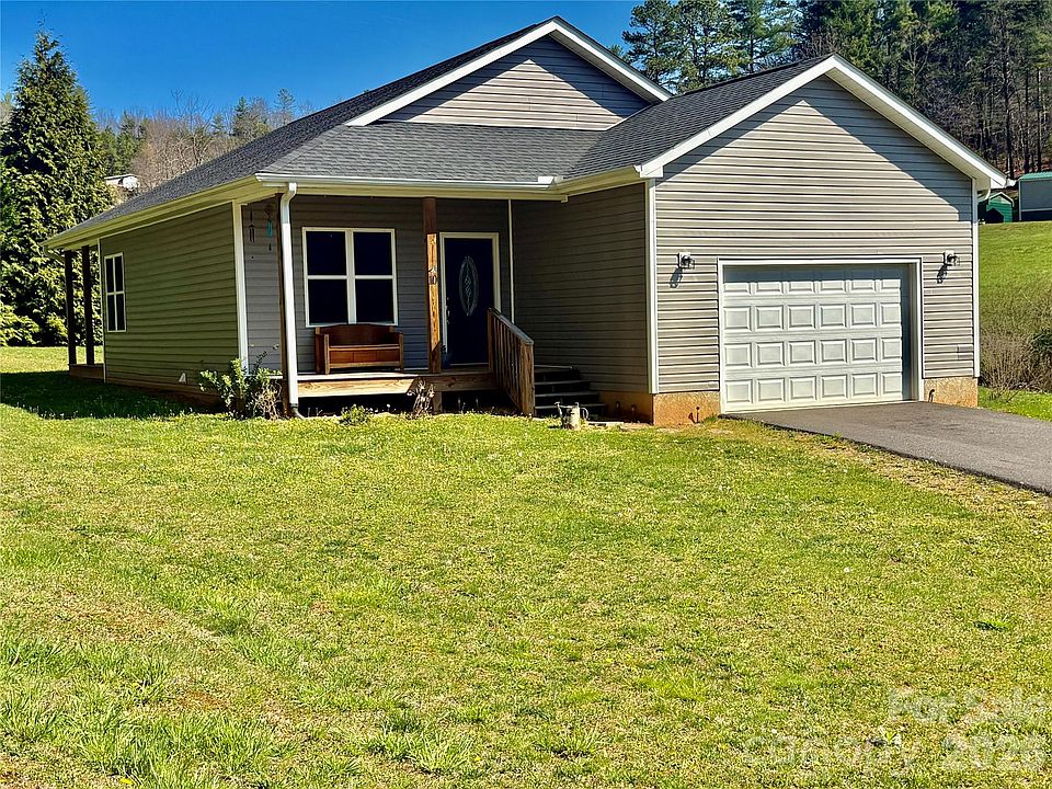 1st image of 10 Scarlett Ridge Dr