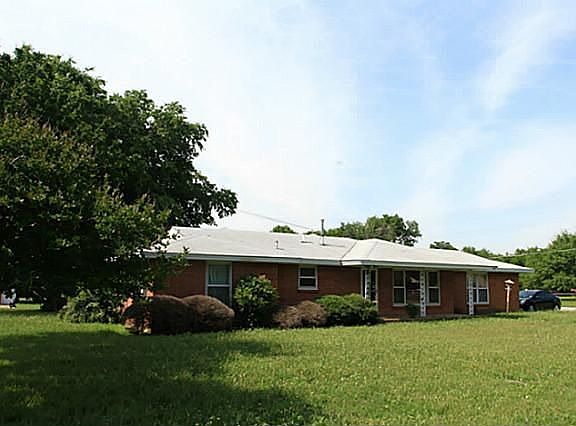 5th image of 1000 Stuckert Dr