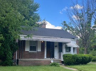 18900 McCormick St, Grosse Pointe, MI 48224