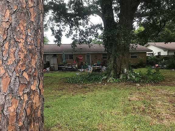 5th image of 400 S Wakefield Dr