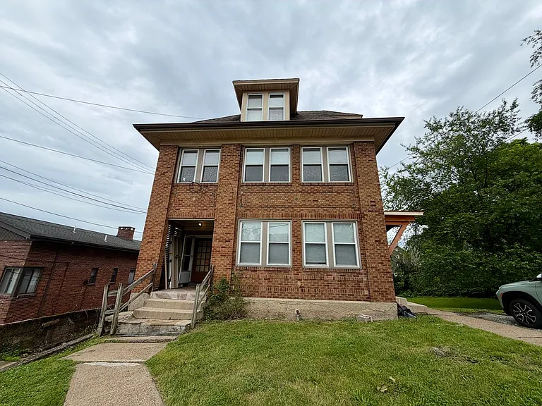 42 Warren St — Photo 1