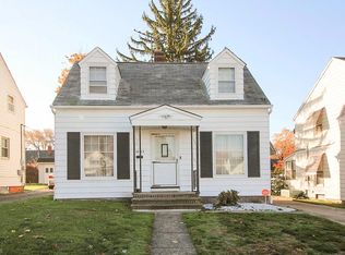 18312 Highland Dr, Maple Heights, OH