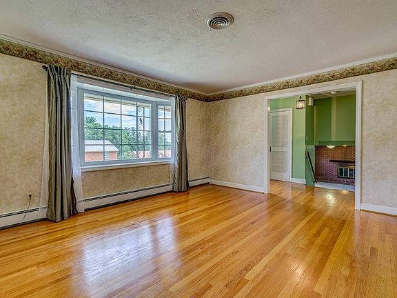 5th image of 2319 Cantle Ln