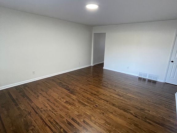 2nd image of 4033 Etna St