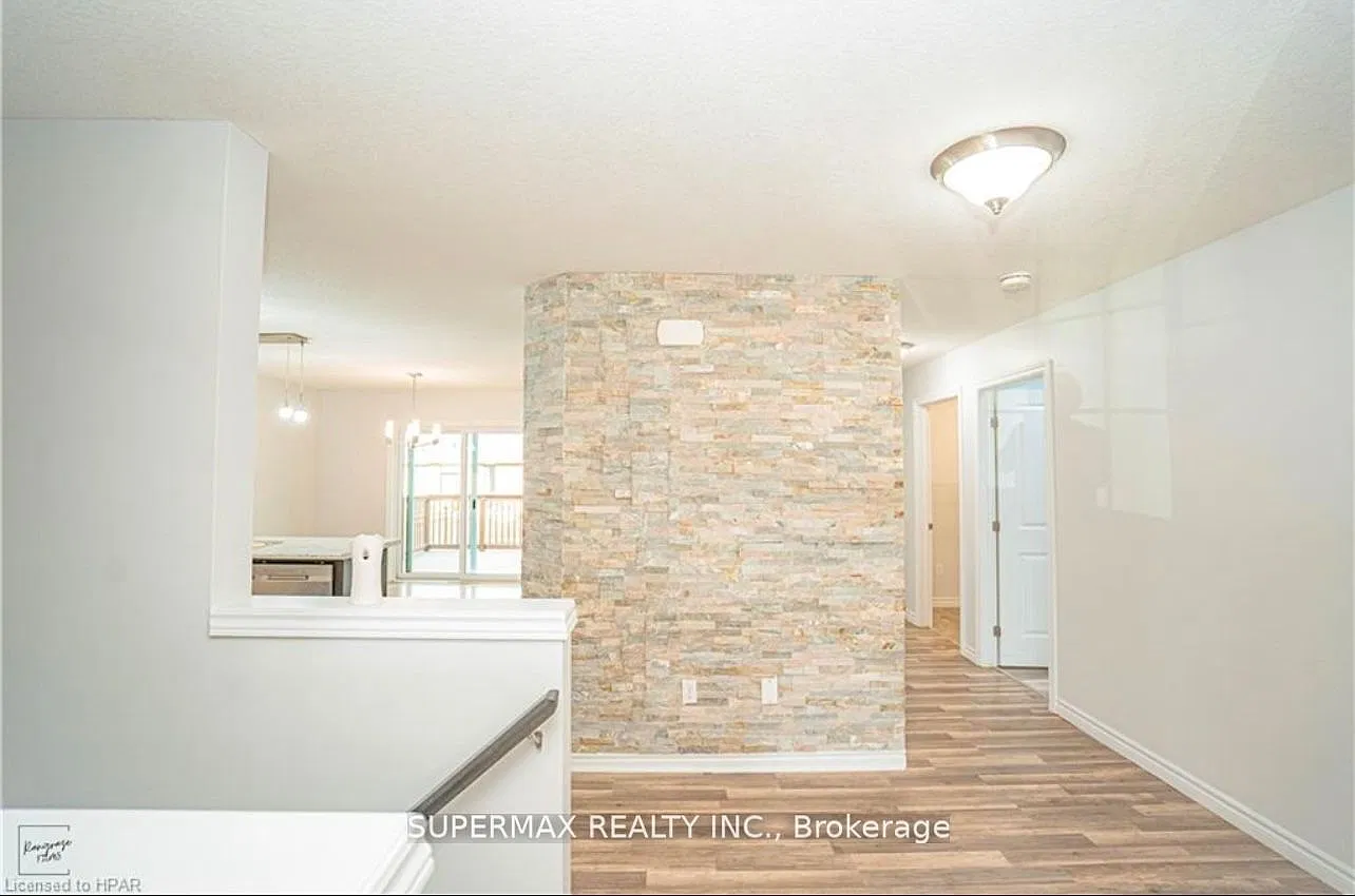 5 bed, $2,999 — Photo 2