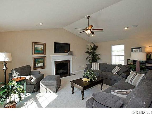 4th image of 1824 Halesworth Ln