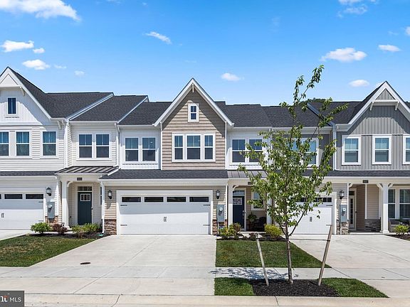2nd image of 29323 Oxford Dr