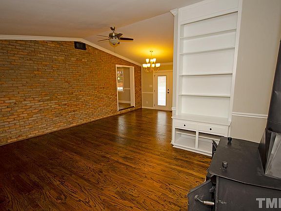 3rd image of 3054 Rosewood Cir