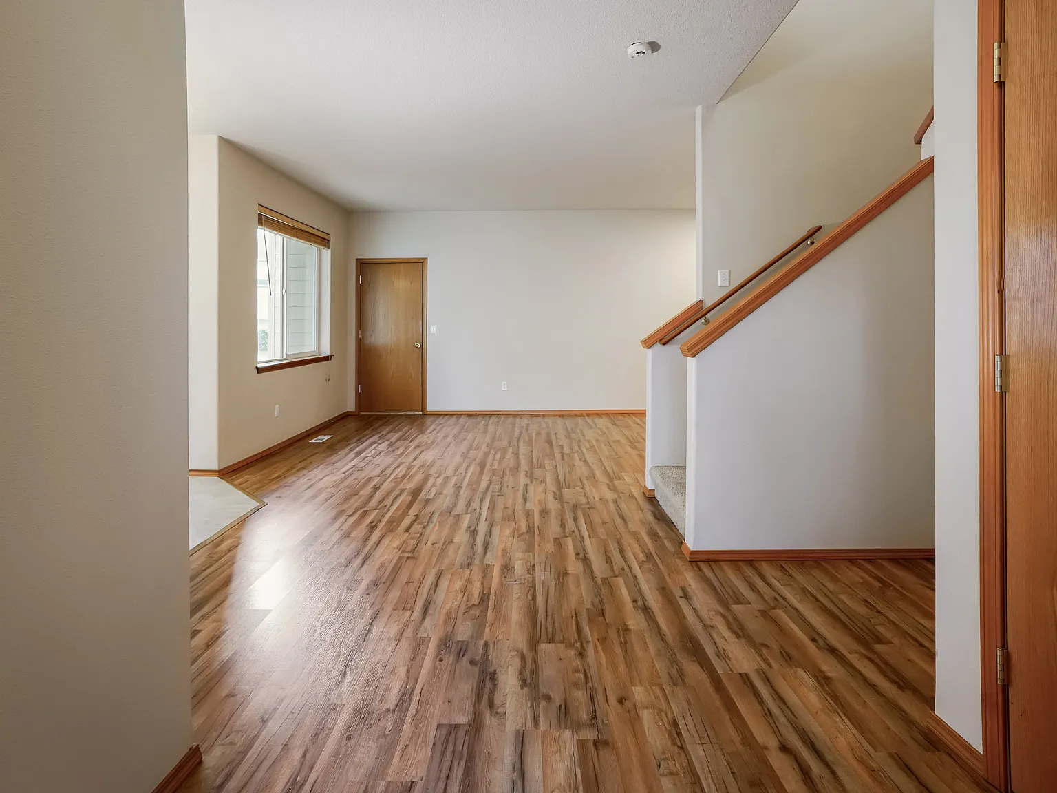 3 bed, 2.5 bath, 1826 sqft, $2,850 — Photo 2