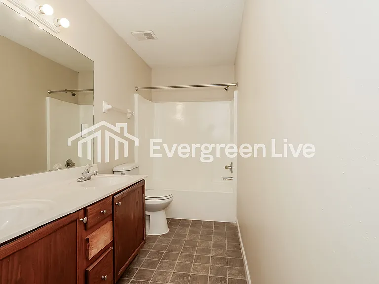 3915 Old Brownsville Rd — Photo 8